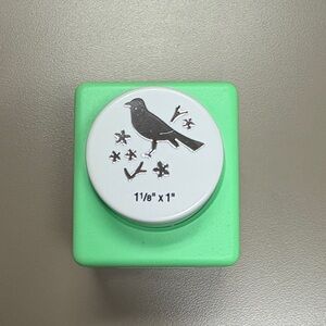 McGill Designer Series Birds Paper Craft Punch Cutter - Robin 92080